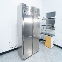 Traulsen RRI232LUT-FHS 68" Stainless Steel Solid Door Roll In Refrigerator image 0